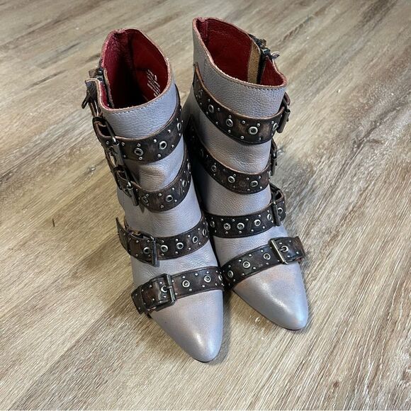 Freebird Joust Buckle Boot in Smoke - Picture 3 of 14